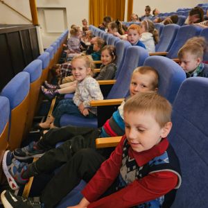 Zajíčci v divadle K. H. Máchy