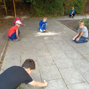 září_23