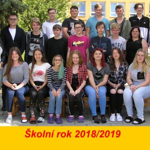 třídní foto_9 s vedením školy